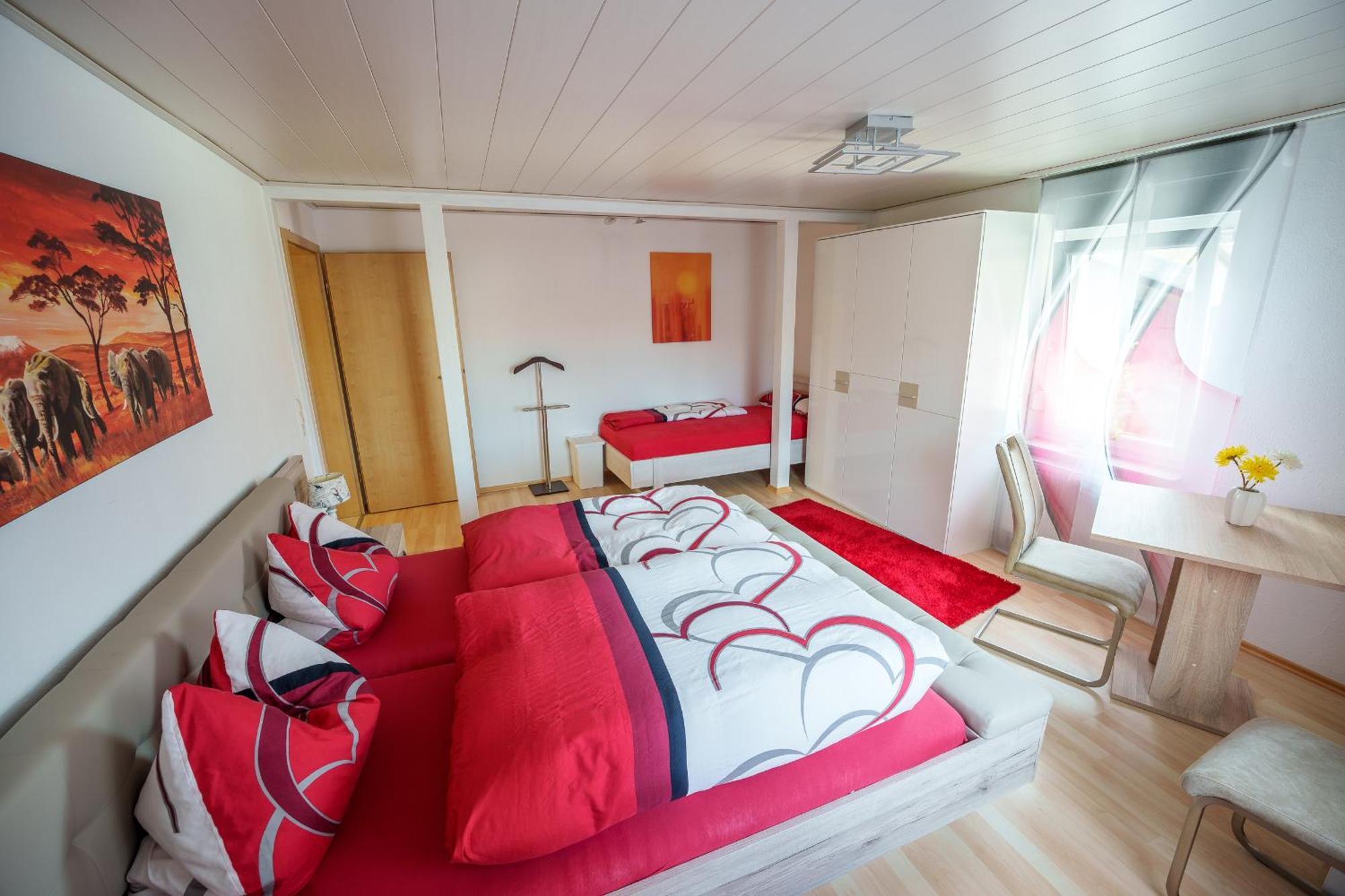 Wilhelm Appartements 100Qm Im Zentrum Brackenheim Naehe Tripsdrill Esterno foto